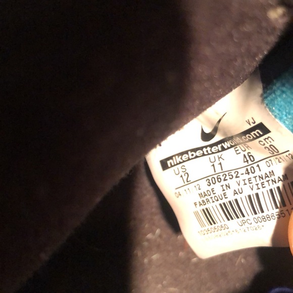 Nike Air Sneakers - Picture 5 of 5